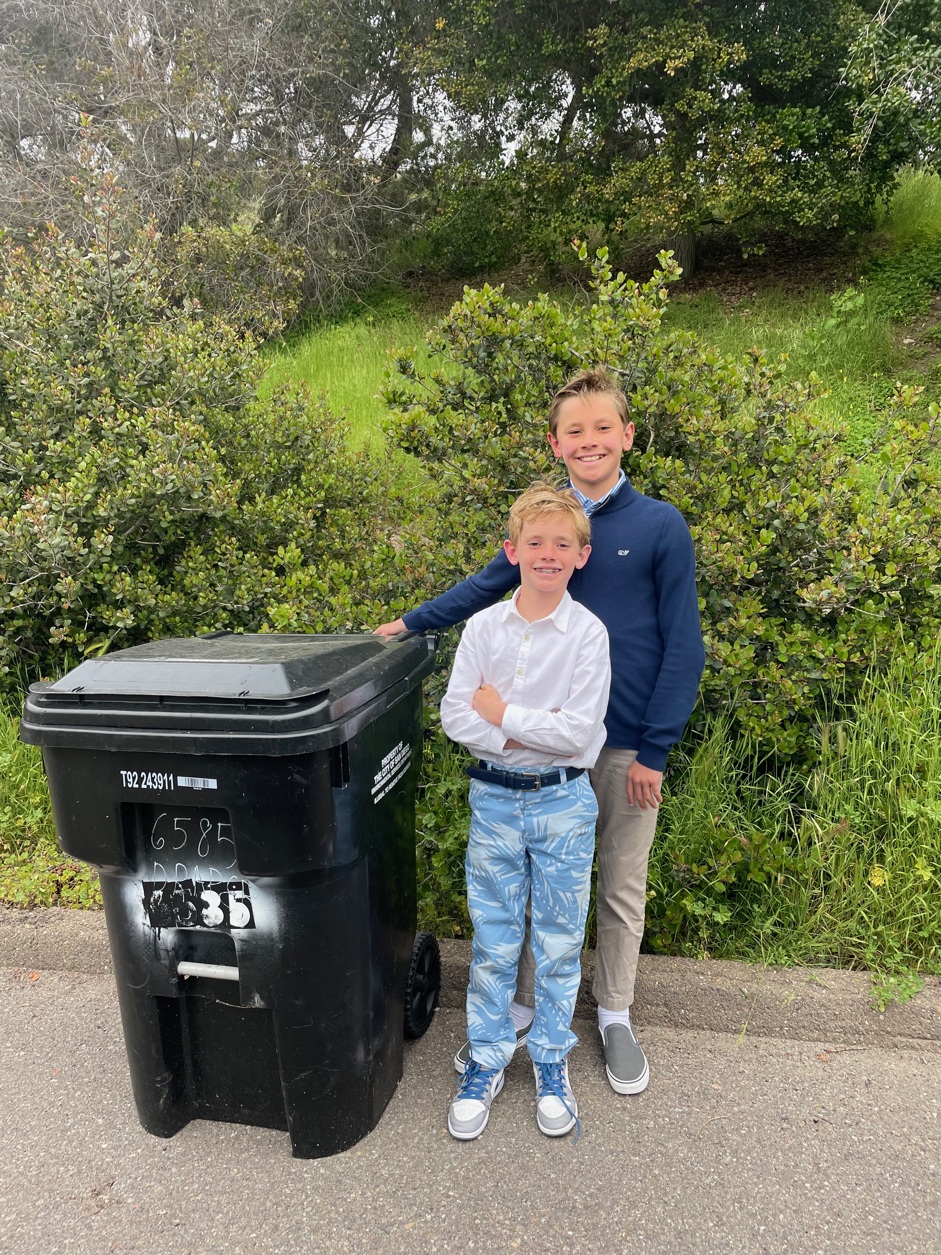 Professional trash can service in action in beautiful La Jolla neighborhood
